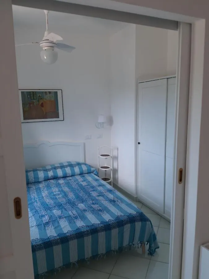 Calarossa Sardinia Apartments ايزولا روسا 0*,  إيطاليا