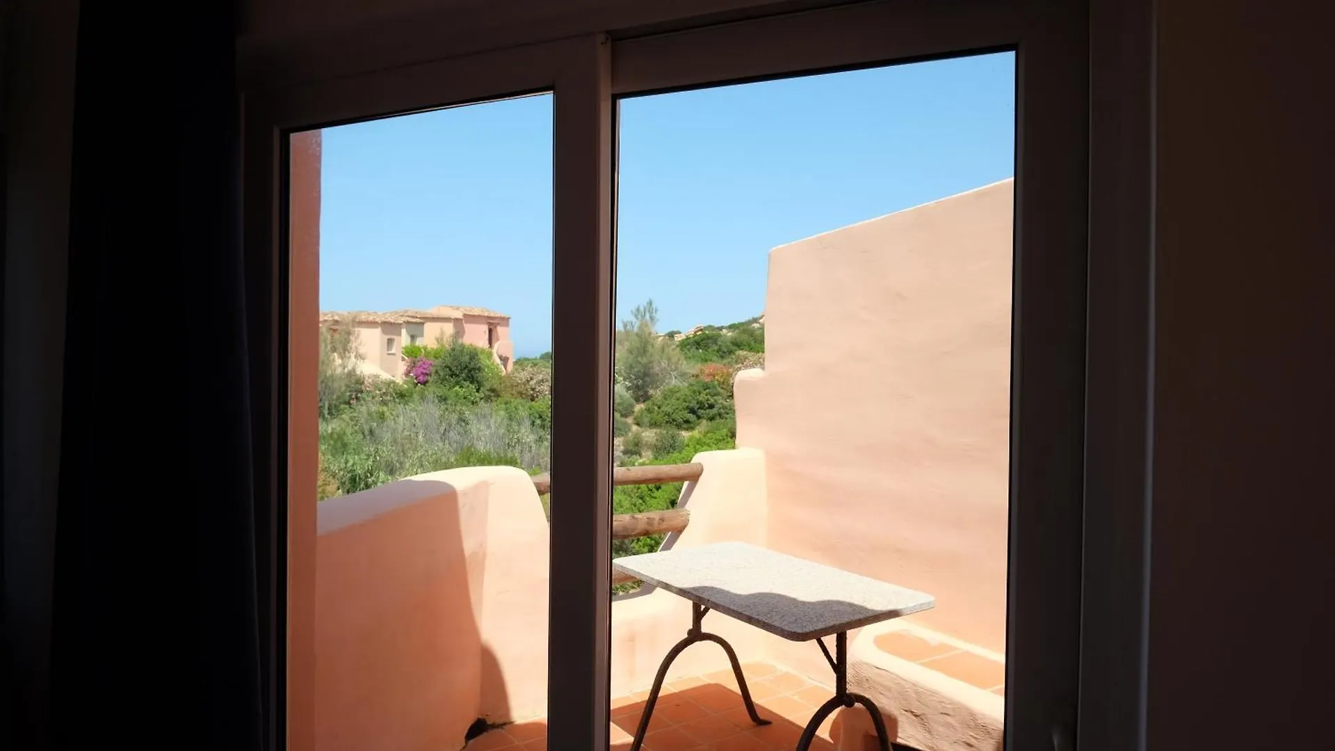 Calarossa Sardinia Apartments Isola Rossa  Italien